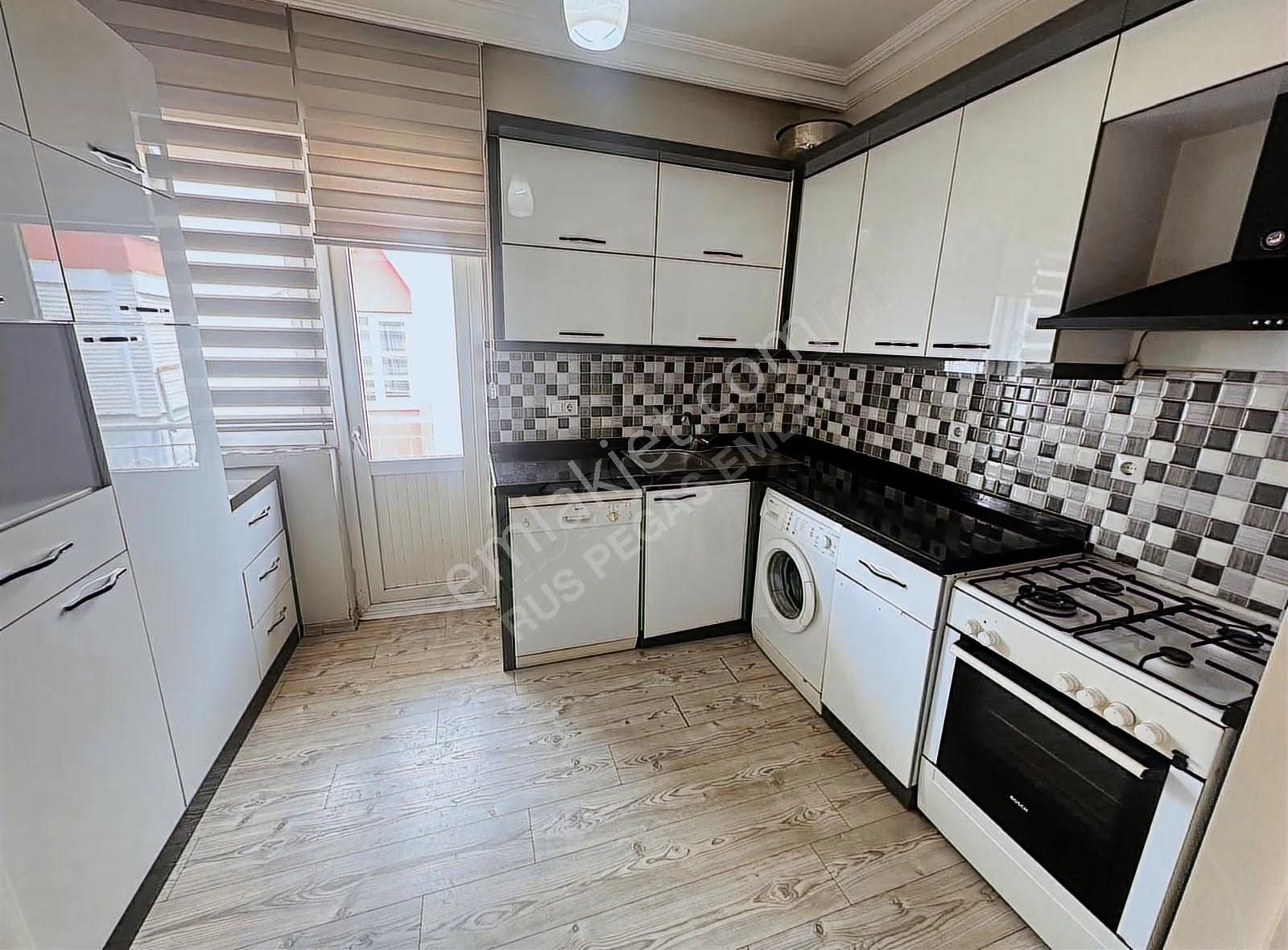 Kiralık Mobilyalı 3+1 Daire - Görsel 13