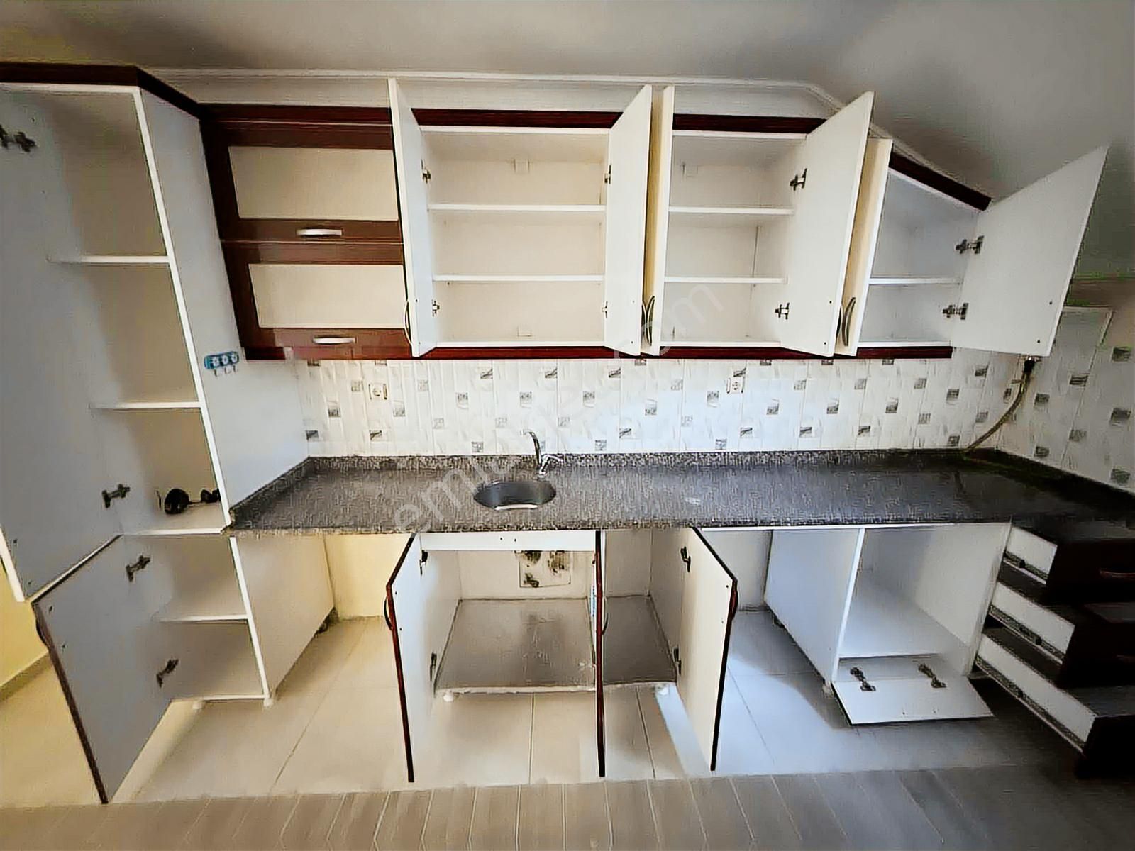 Esenyurt Pınar Mah / 2+1 70 M² / Tadilatlı Bakımlı Ferah Kiralık - Görsel 18