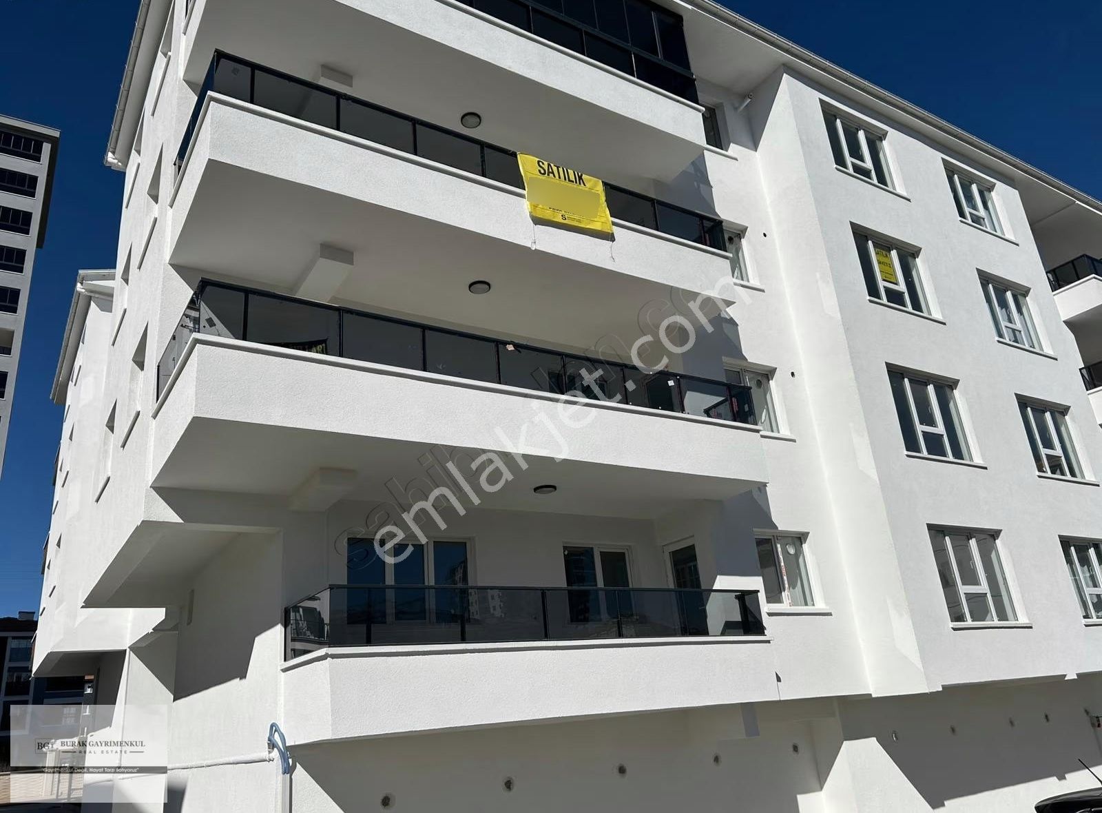 Mustafa Kemal Mah. Ara Kat 135 M2 4+1 Ebeveyn Banyolu İskanlı