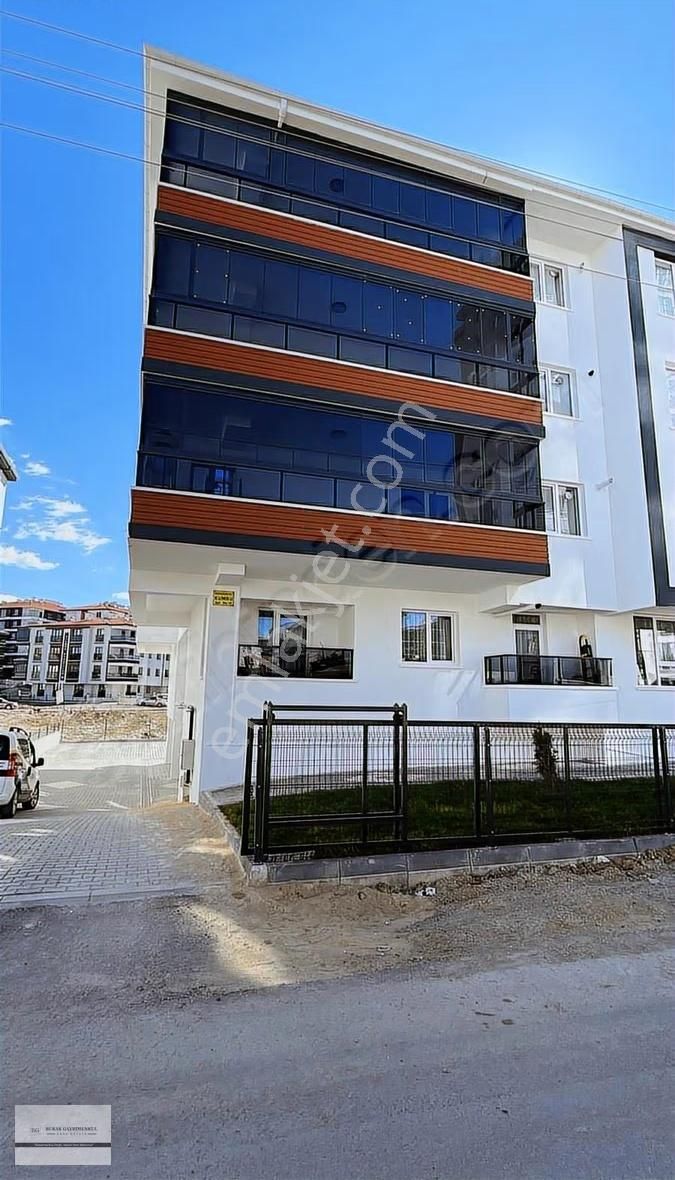 Mustafa Kemal Mah. Ara Kat 135 M2 4+1 Ebeveyn Banyolu İskanlı - Görsel 7