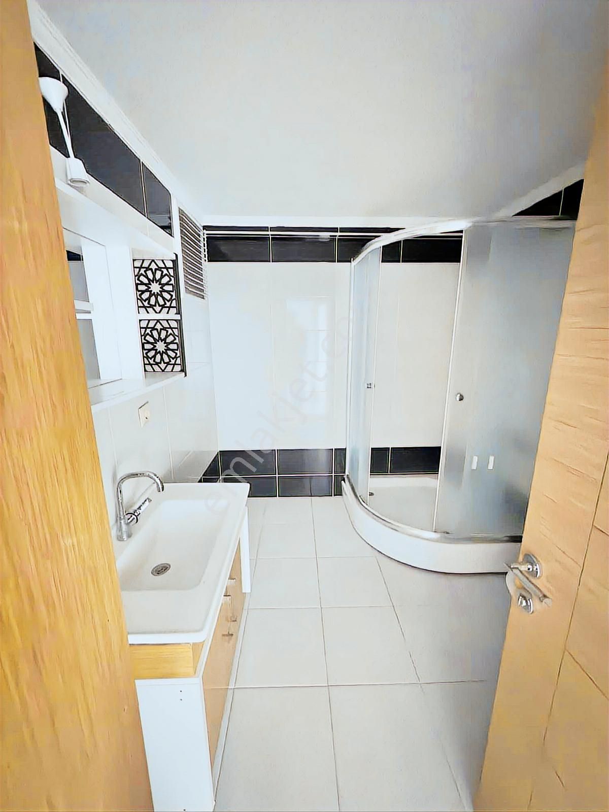 Trabzonda Manzaralı Daire - Görsel 23