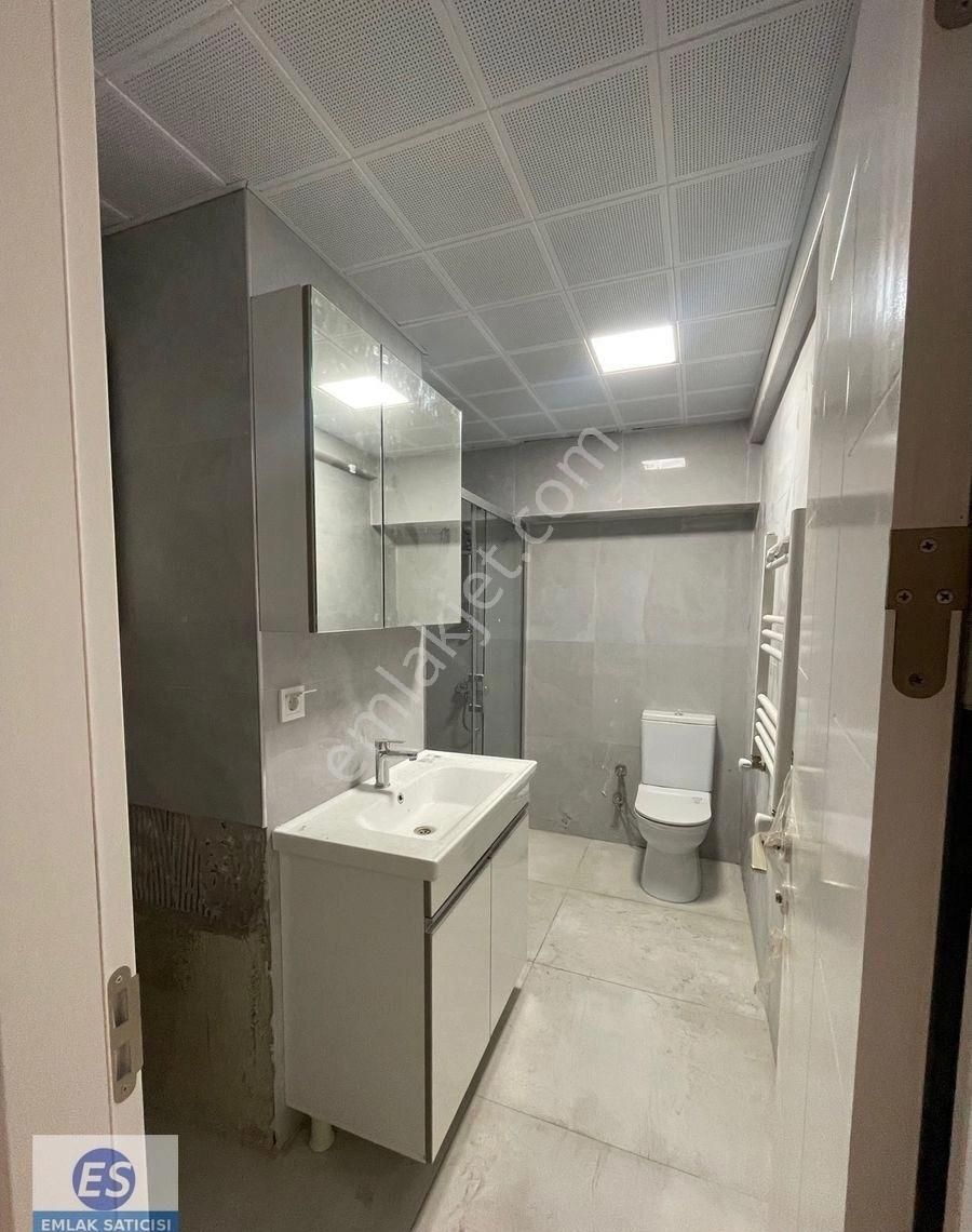 Çiğlide Kiralık 1+1 Doğalgazlı Klimalı Asansörlü Ankastreli Sıfır Daireler Sağlam Zeminde - Görsel 3