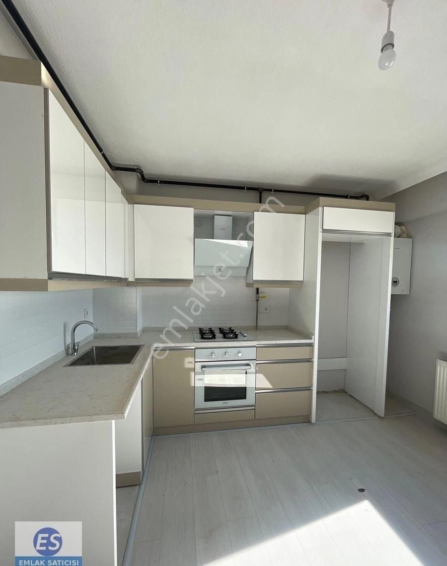 Çiğlide Kiralık 1+1 Doğalgazlı Klimalı Asansörlü Ankastreli Sıfır Daireler Sağlam Zeminde - Görsel 2