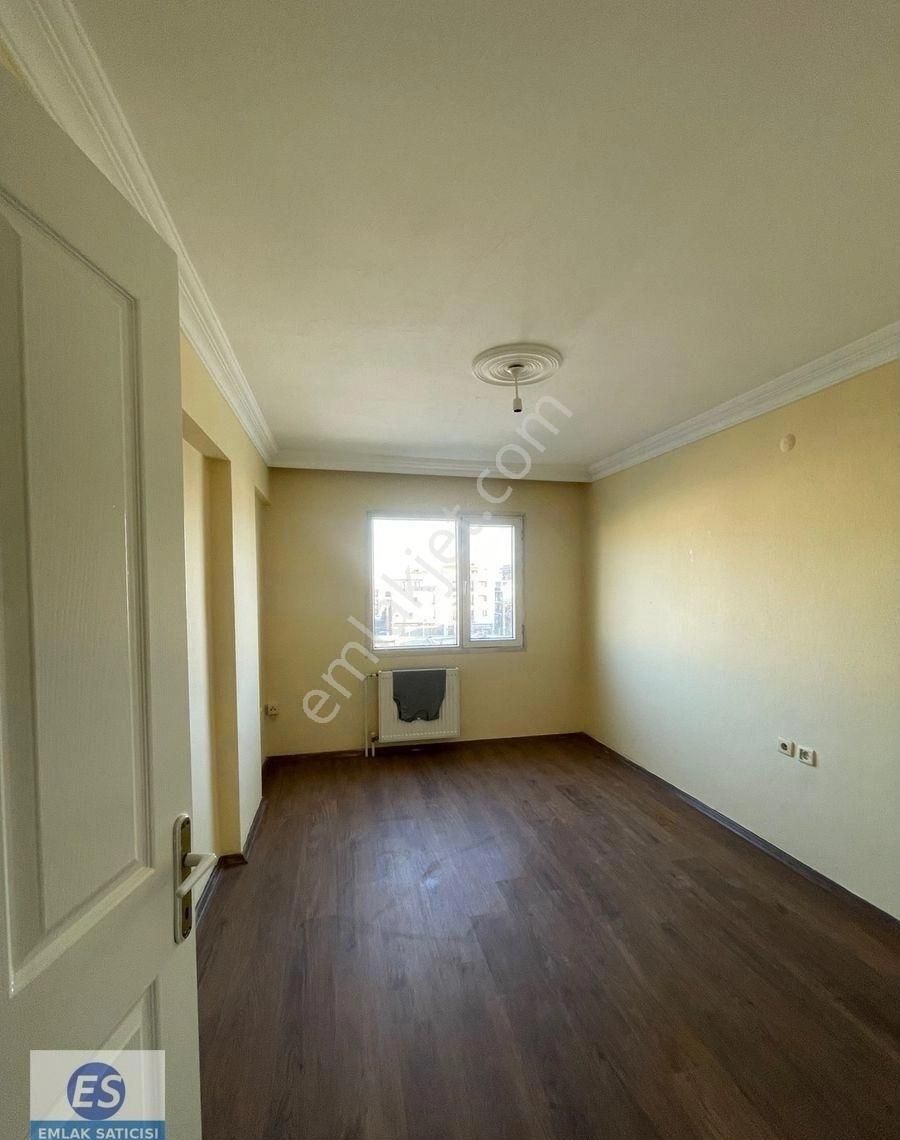 Çiğli Ataşehirde Kiralık 3+1 Doğalgazlı Otoparklı Çok Ferah Çok Geniş Daire - Görsel 6