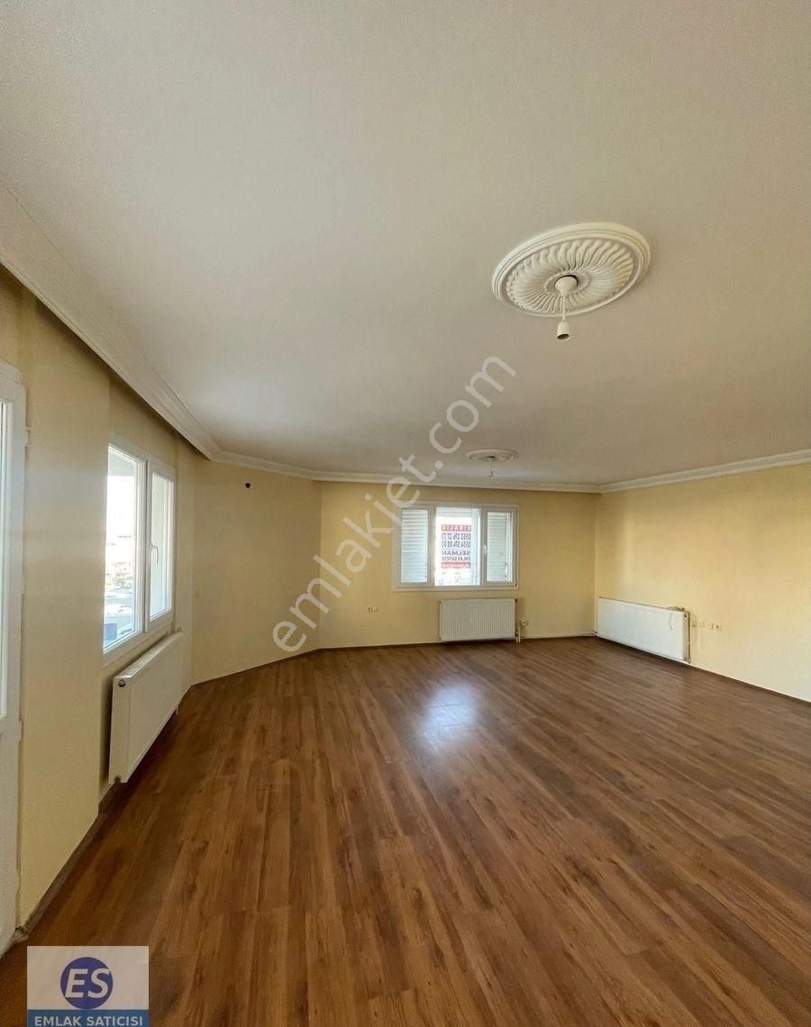 Çiğli Ataşehirde Kiralık 3+1 Doğalgazlı Otoparklı Çok Ferah Çok Geniş Daire - Görsel 8