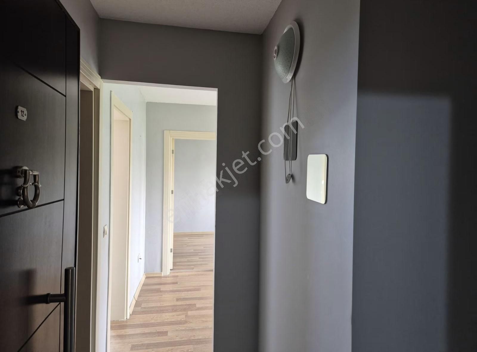 İpekyolu Yapı Emlak'tan Acilll Satılık Ara Kat - Görsel 4