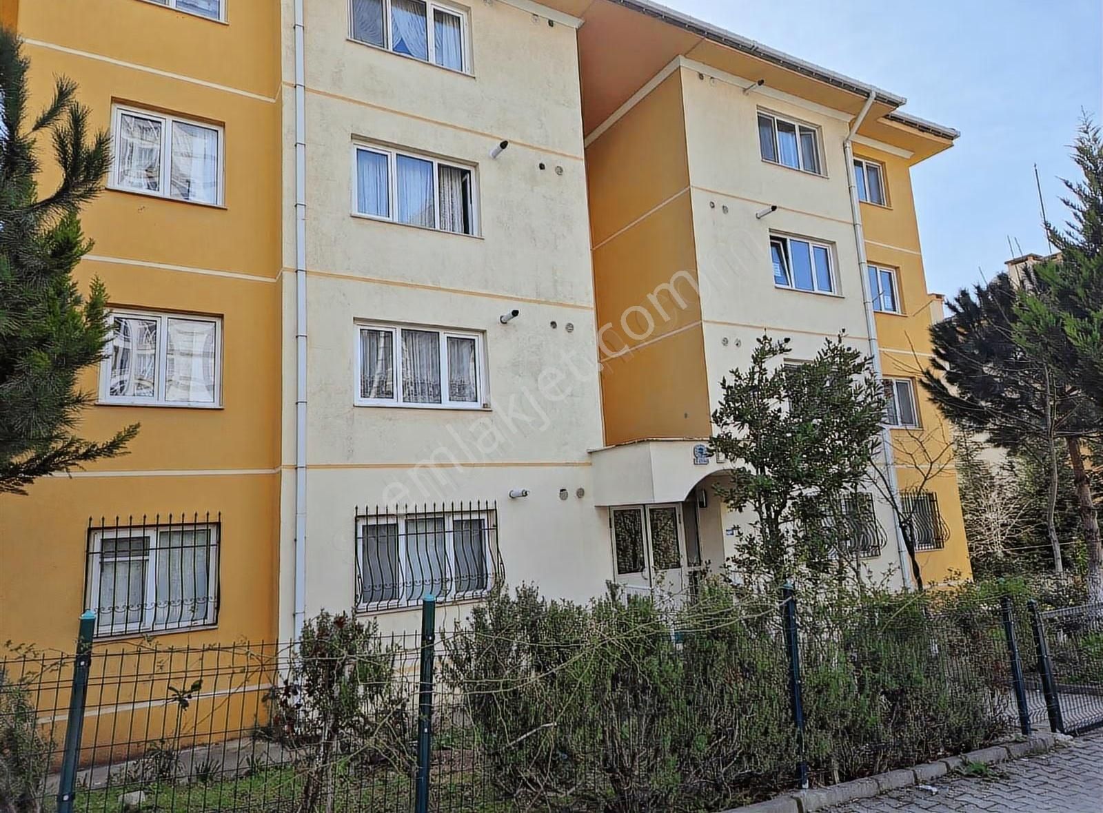 İpekyolu Yapı Emlak'tan Acilll Satılık Ara Kat