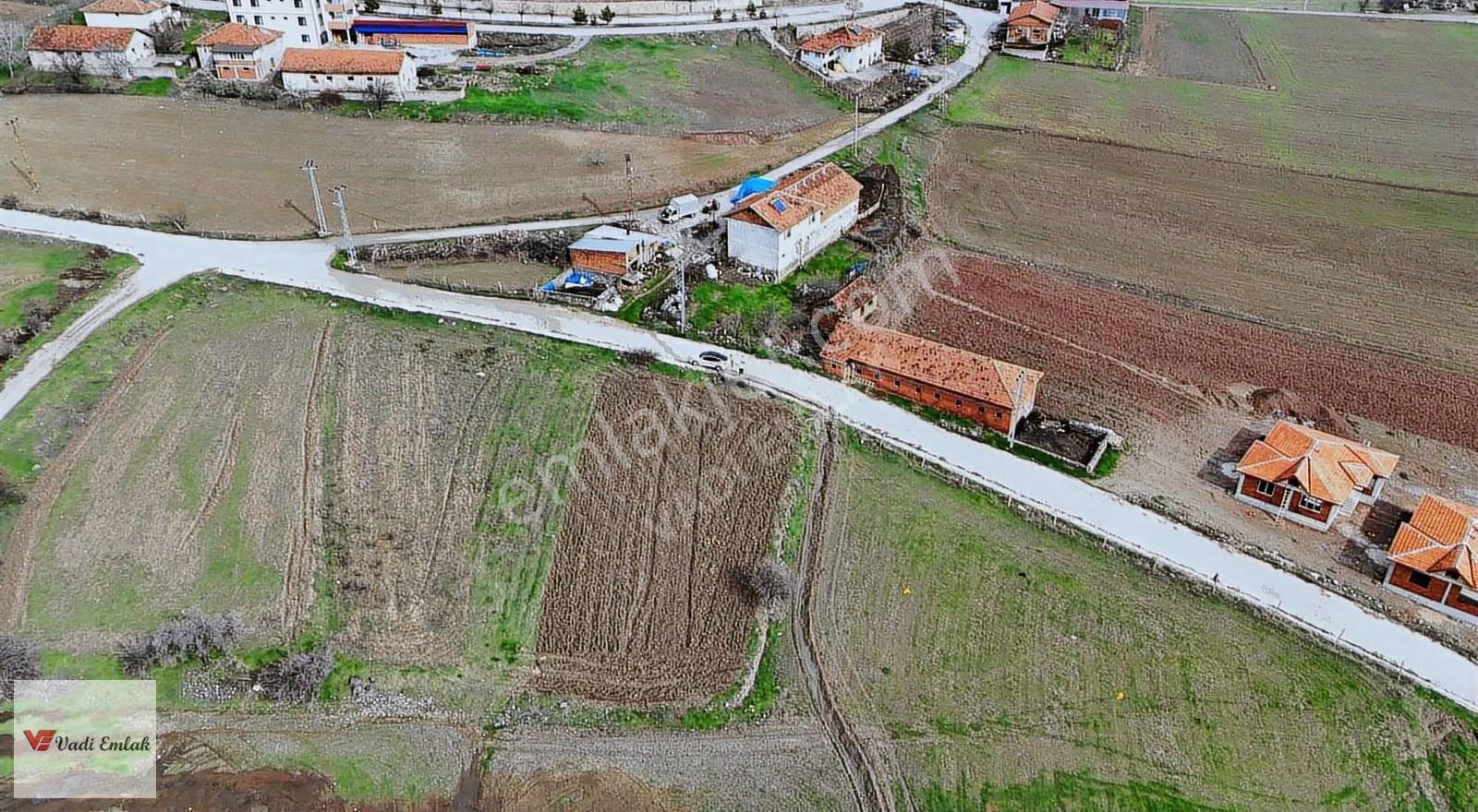 Güryıldızda Yol Cepheli Tek Tapu Satılık Arsa | Vadi Emlak - Görsel 2