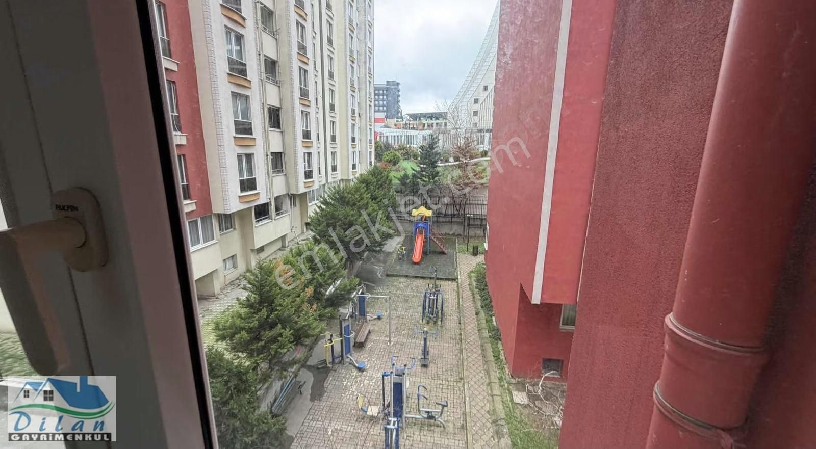 Metrobüsün Dibinde Site İçerisinde Satılık 3+1 Daire