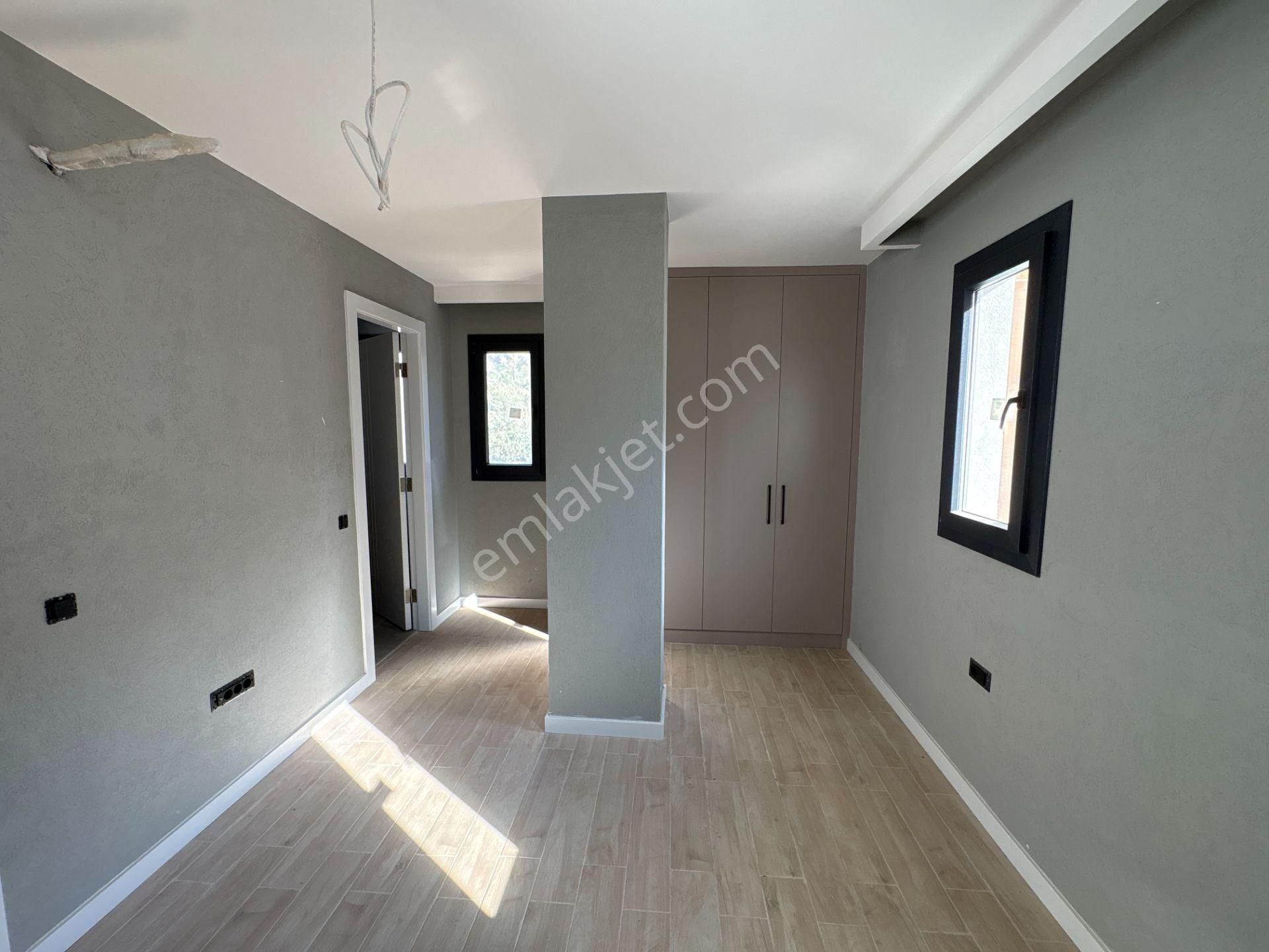 Kıyıkışlacık Deniz Manzaralı Sıfır 4+1 Müstakil Tripleks Villa - Görsel 25