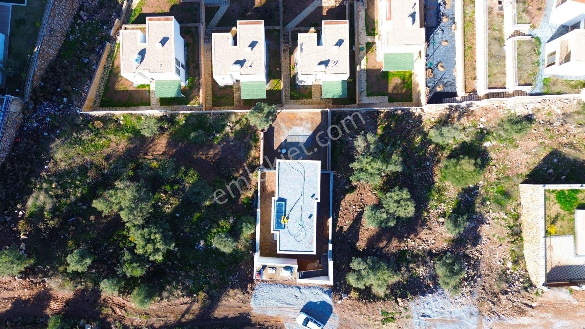 Kıyıkışlacık Deniz Manzaralı Sıfır 4+1 Müstakil Tripleks Villa - Görsel 9