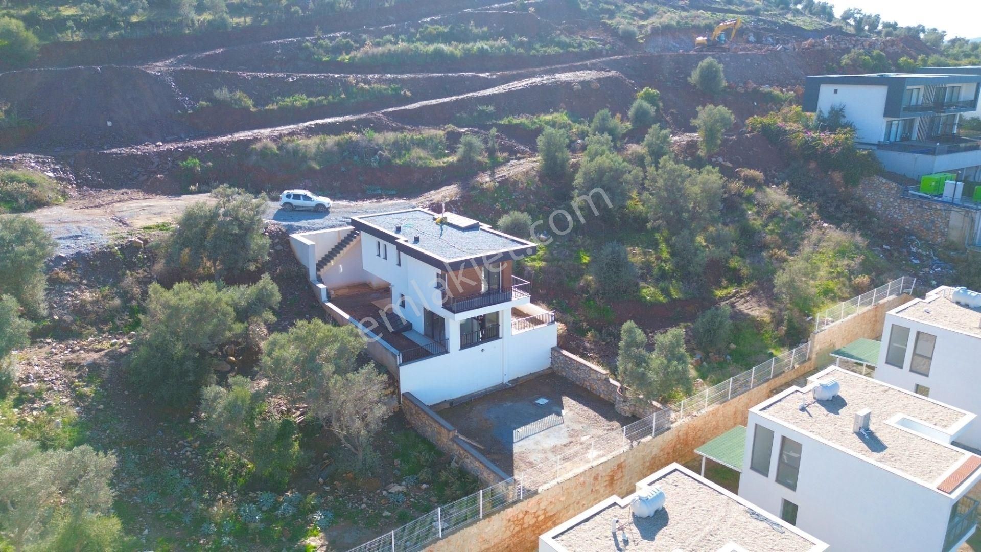 Kıyıkışlacık Deniz Manzaralı Sıfır 4+1 Müstakil Tripleks Villa - Görsel 7