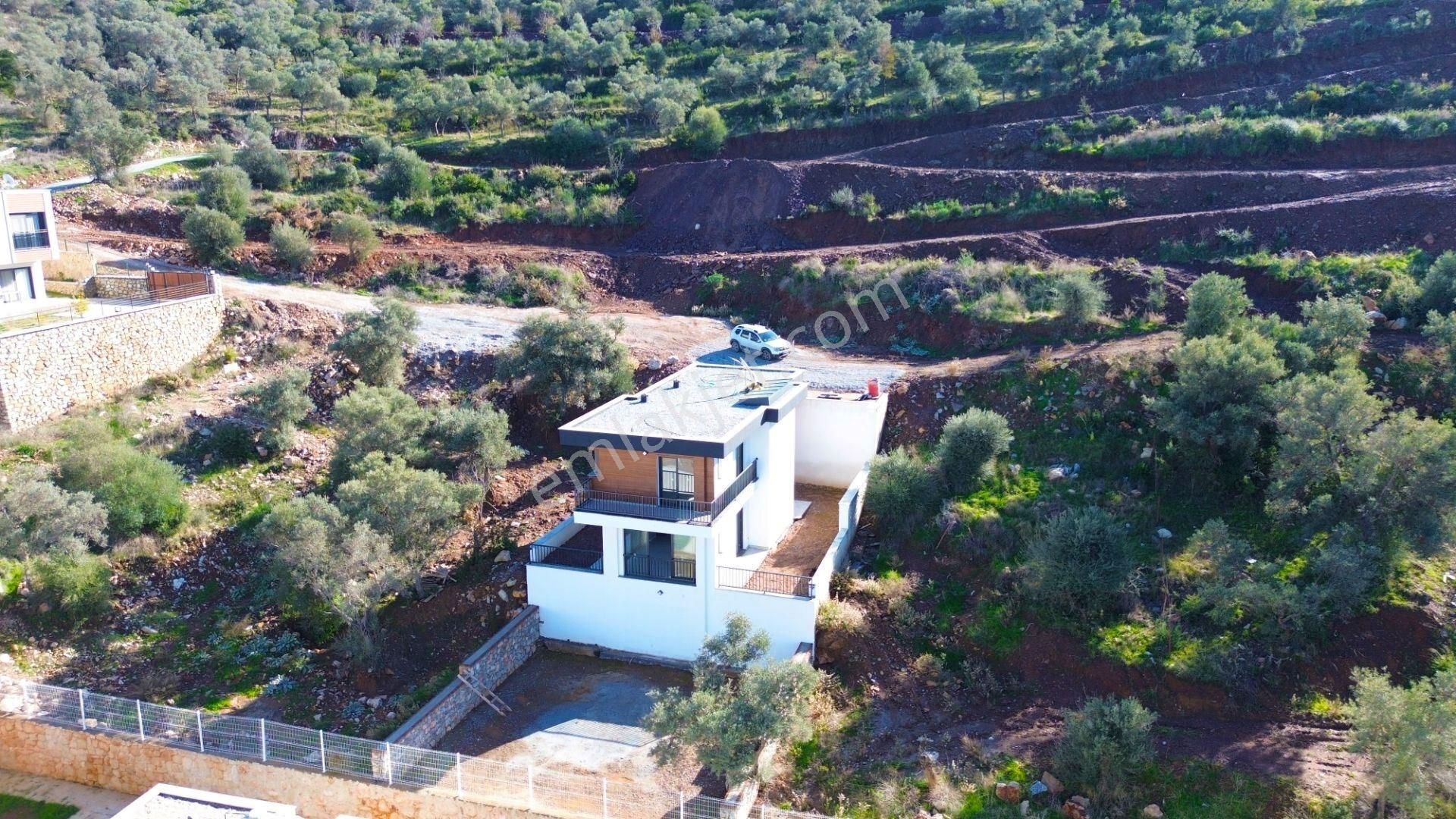 Kıyıkışlacık Deniz Manzaralı Sıfır 4+1 Müstakil Tripleks Villa - Görsel 6