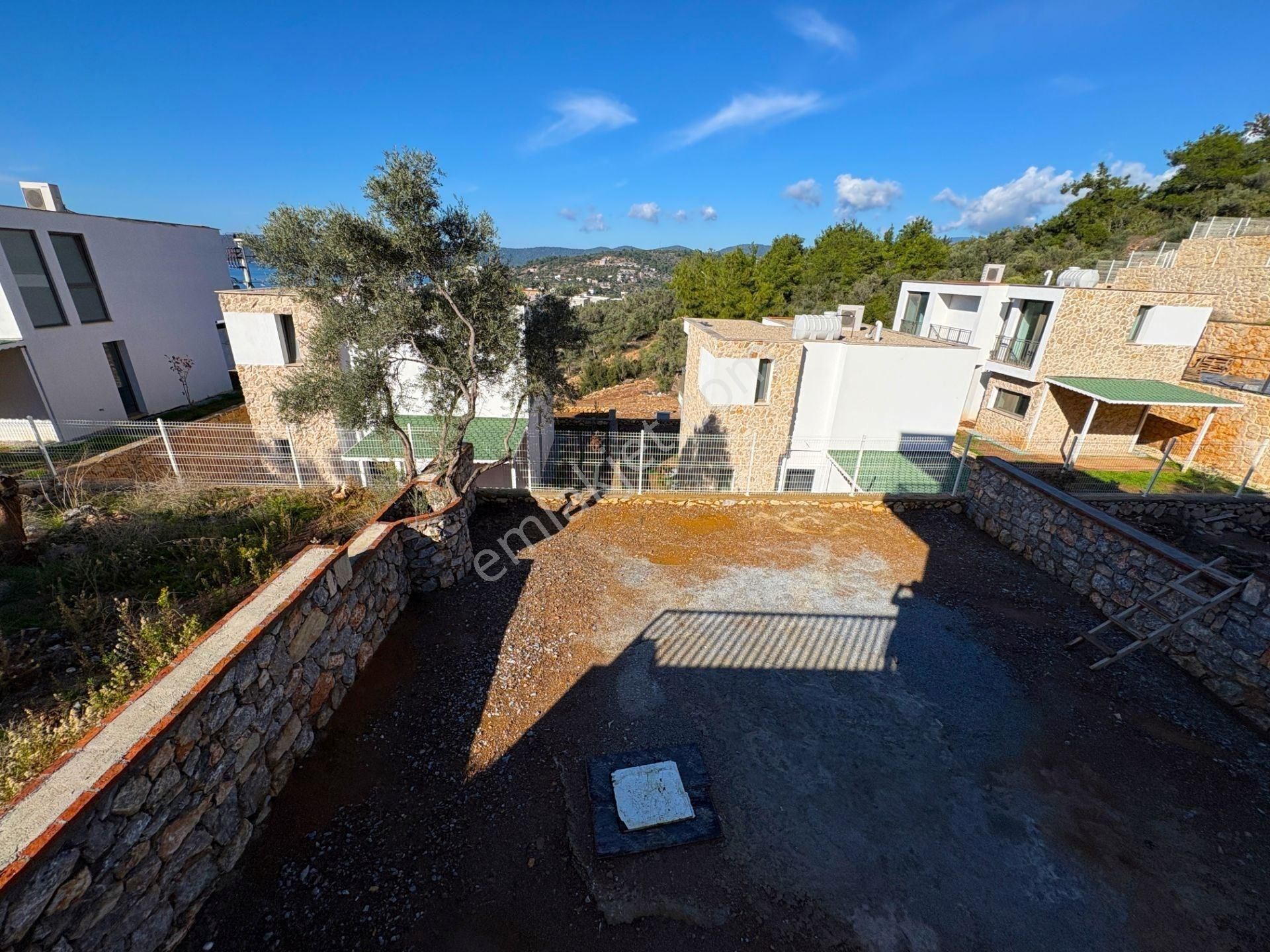 Kıyıkışlacık Deniz Manzaralı Sıfır 4+1 Müstakil Tripleks Villa - Görsel 12