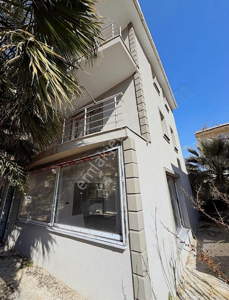 My Gayrimenkul - Efekent'te Tripleks Müstakil Villa 220m