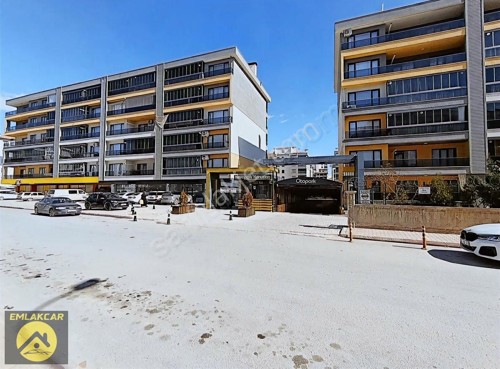 Emlakcar Dan Fetih Cadesi Yakın Satılık Ultra Lüks 3+1 Daire