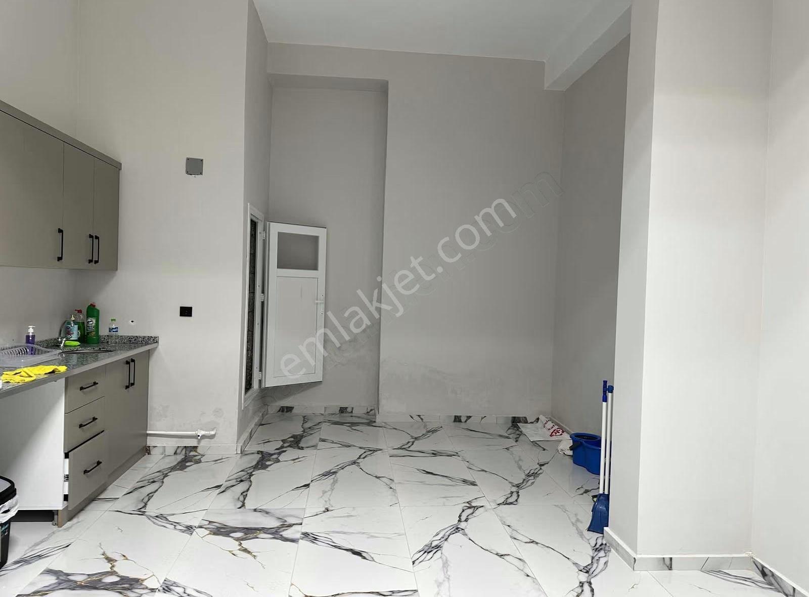 Silifke Atatürk Çad Üzerinde Satılık Dükkan 125m2 - Görsel 8