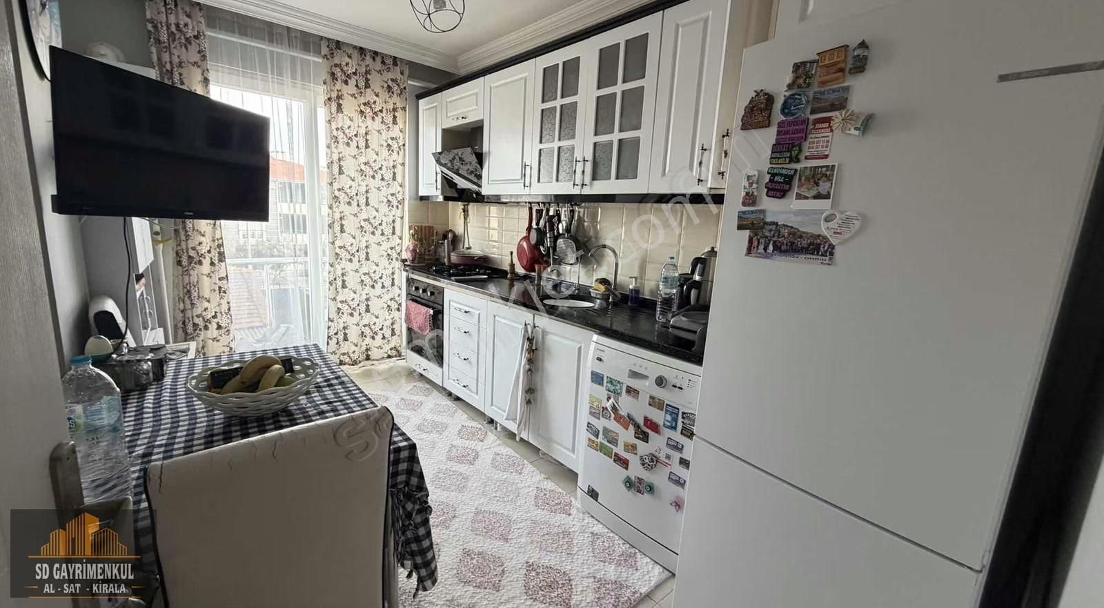 Gömeç Yaya Mahallesinde 3+1 Ana Cadde Üzeri Satılık Daire - Görsel 2