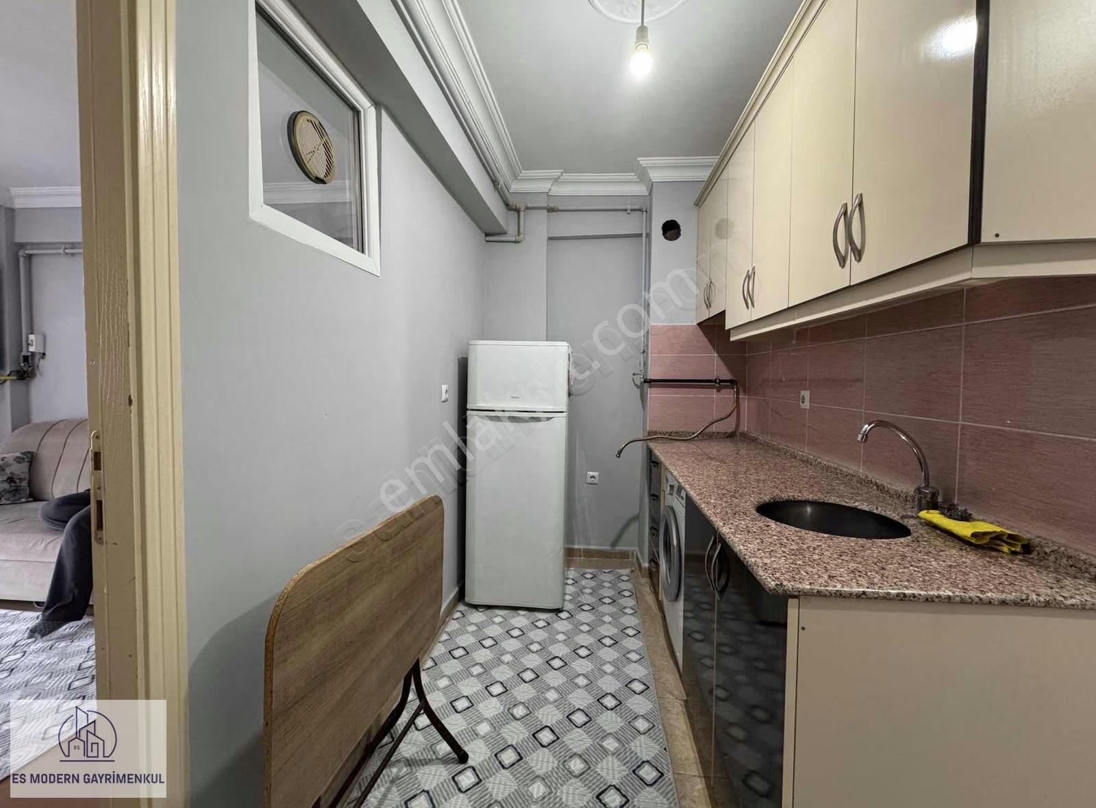 Anadolu Üni Dibinde Abonelikleri Açık 1+1 Full Eşyalı Daire - Görsel 12