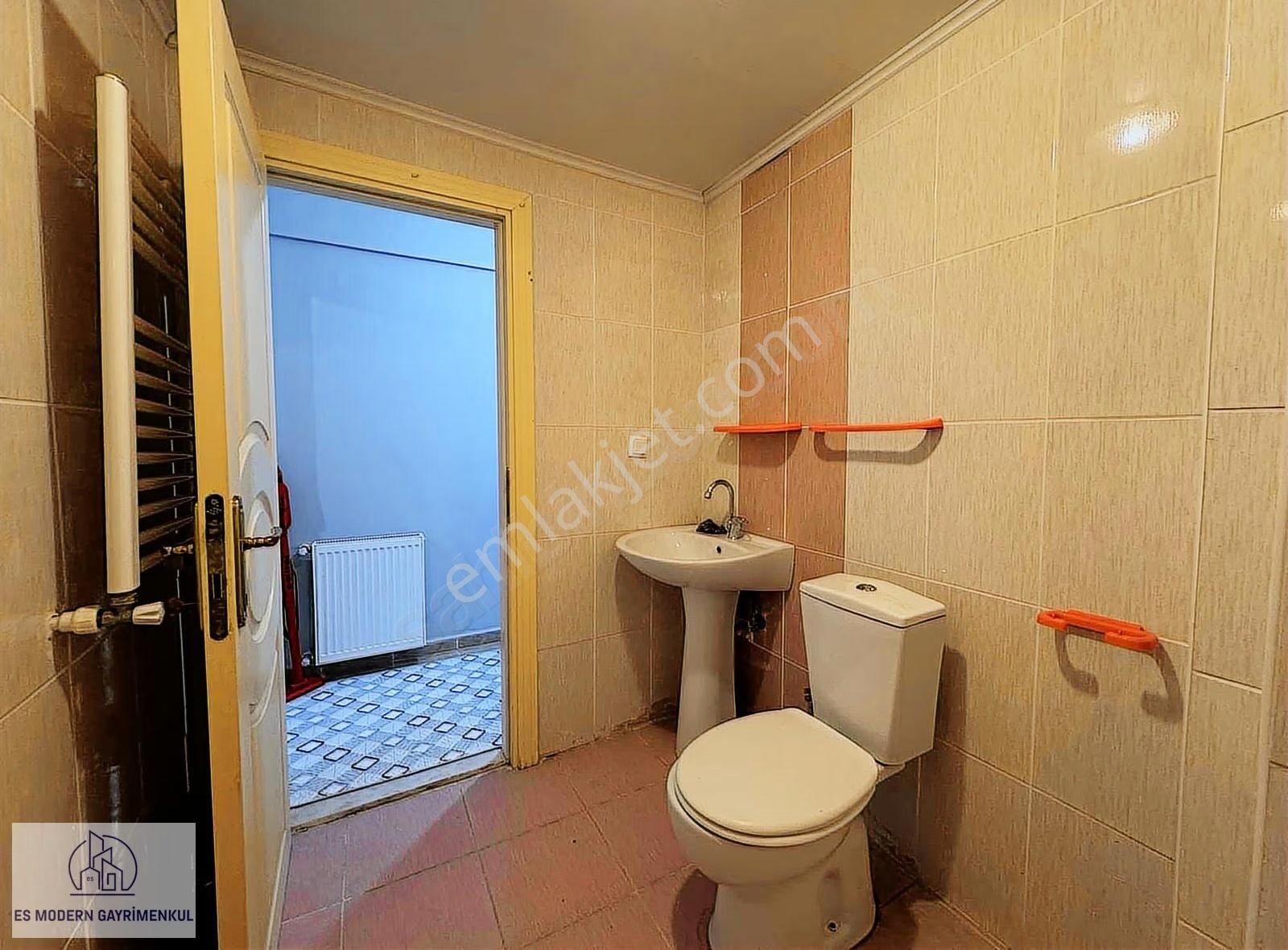 Anadolu Üni Dibinde Abonelikleri Açık 1+1 Full Eşyalı Daire - Görsel 5