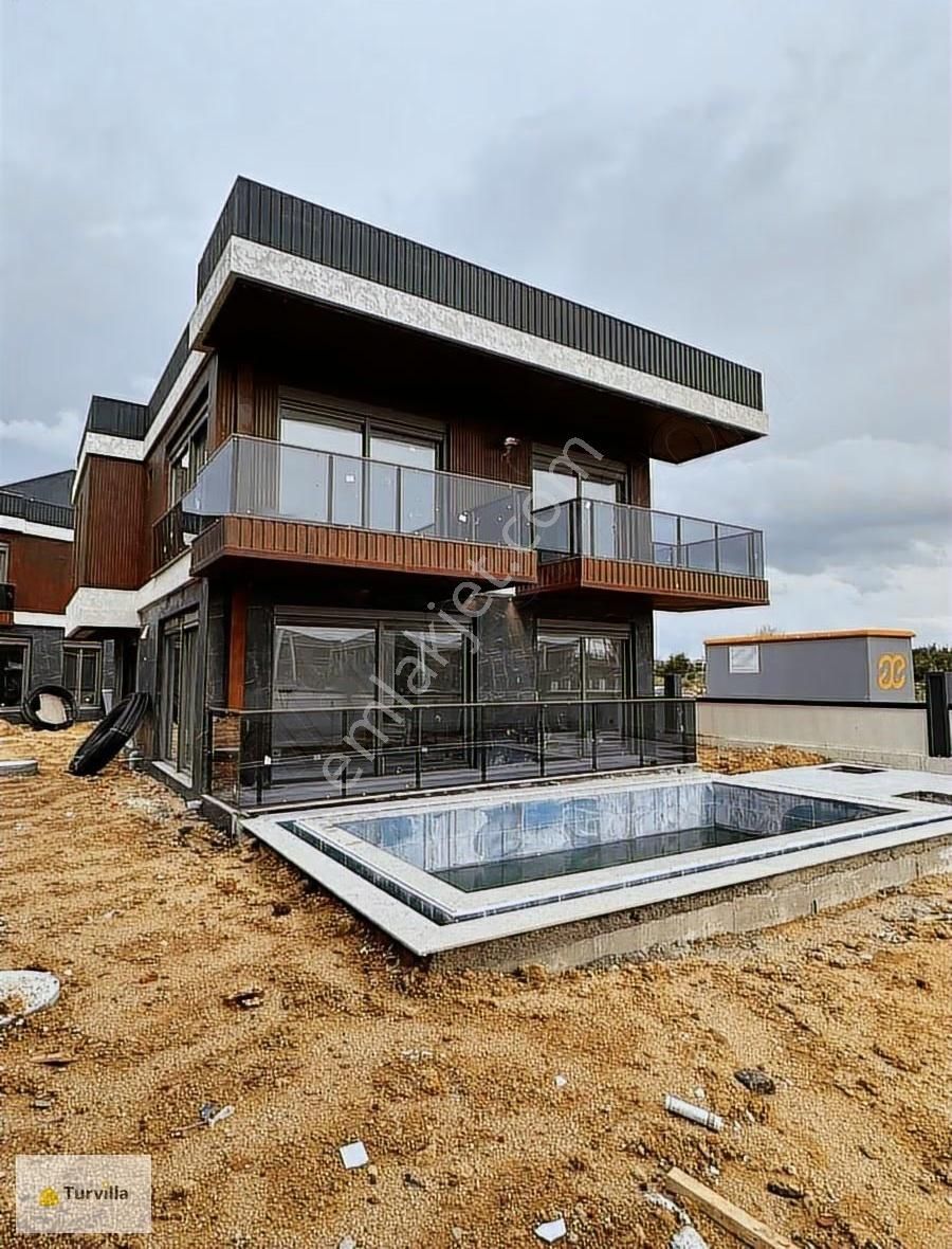 Site İçinde Akıllı Sistemli Yatırımlık Lüks Villa Özel Havuz - Görsel 21