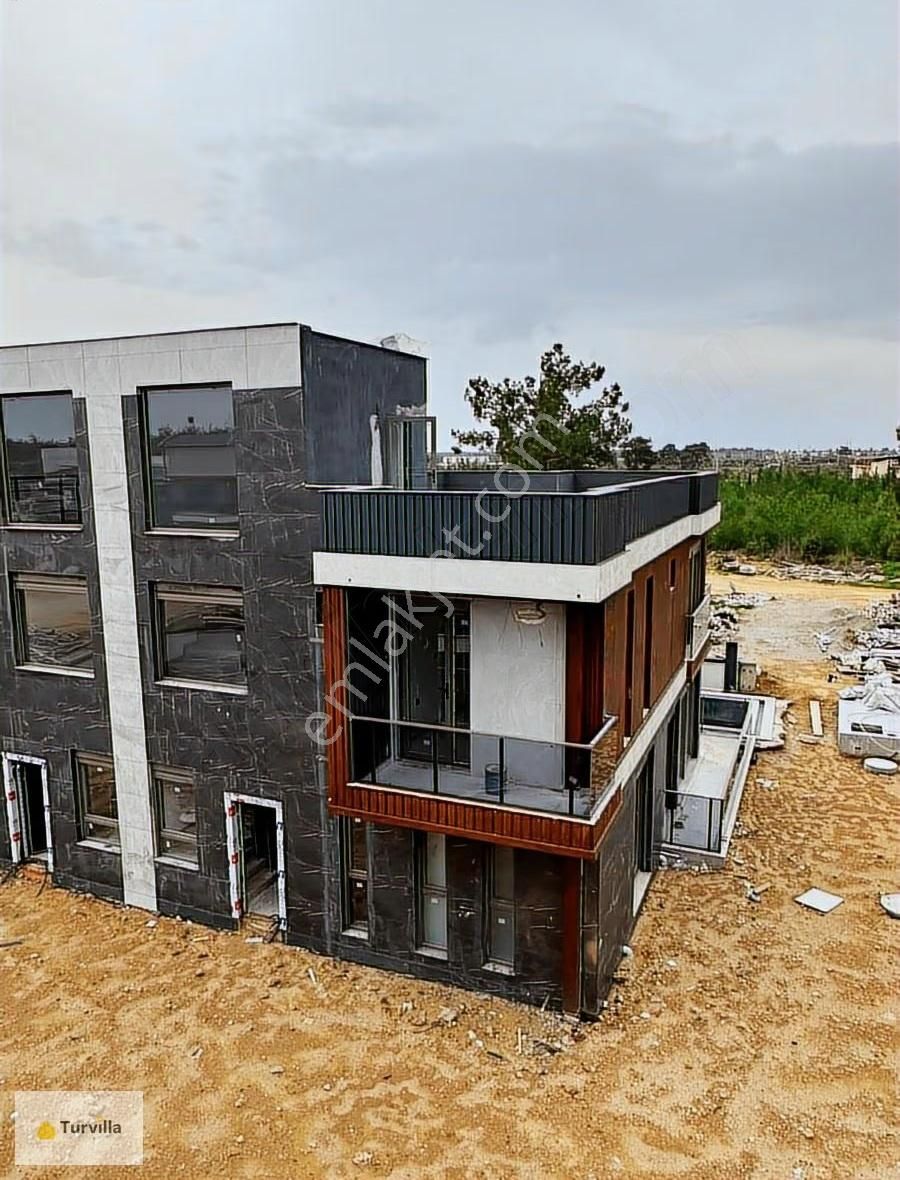 Site İçinde Akıllı Sistemli Yatırımlık Lüks Villa Özel Havuz - Görsel 14