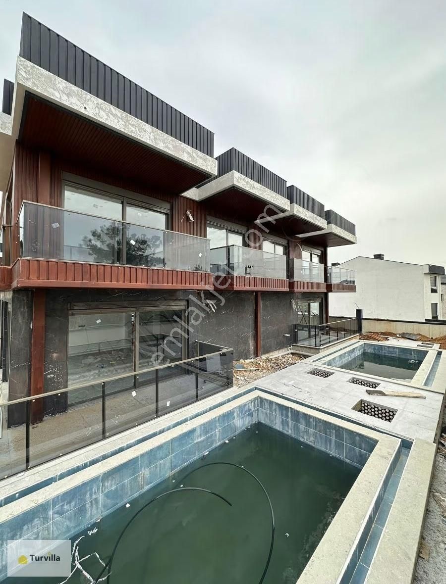 Site İçinde Akıllı Sistemli Yatırımlık Lüks Villa Özel Havuz - Görsel 5