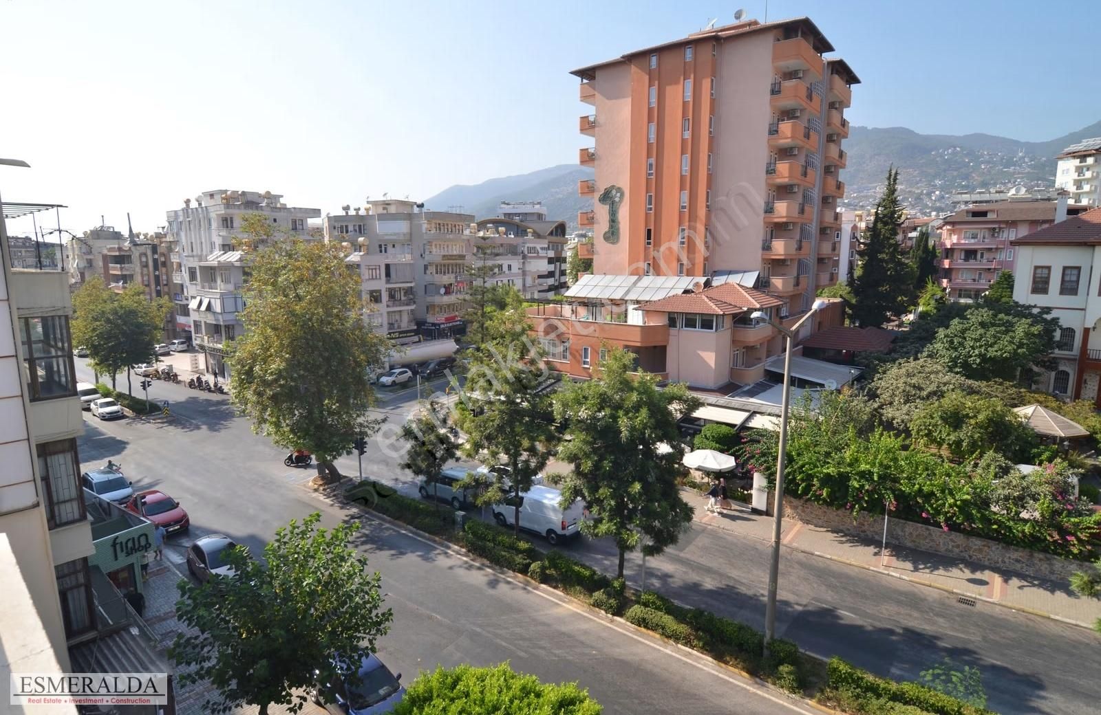 Alanya Kadıpaşa Mahallesi Satılık 3+1 Ayrı Mutfak Daire