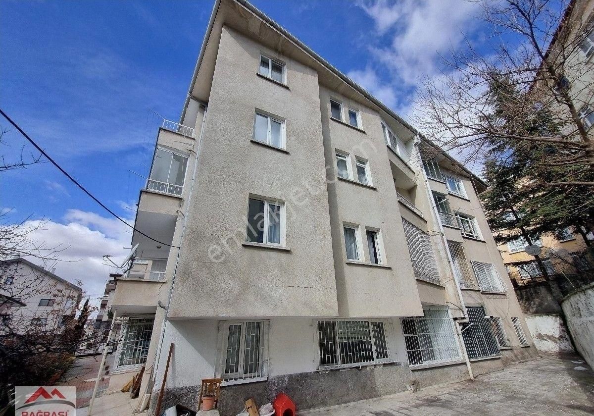 Emrah Mah Yarenlik Sokak'ta 3+1 Ortakat Ful Yapılı Cam Balkonlu