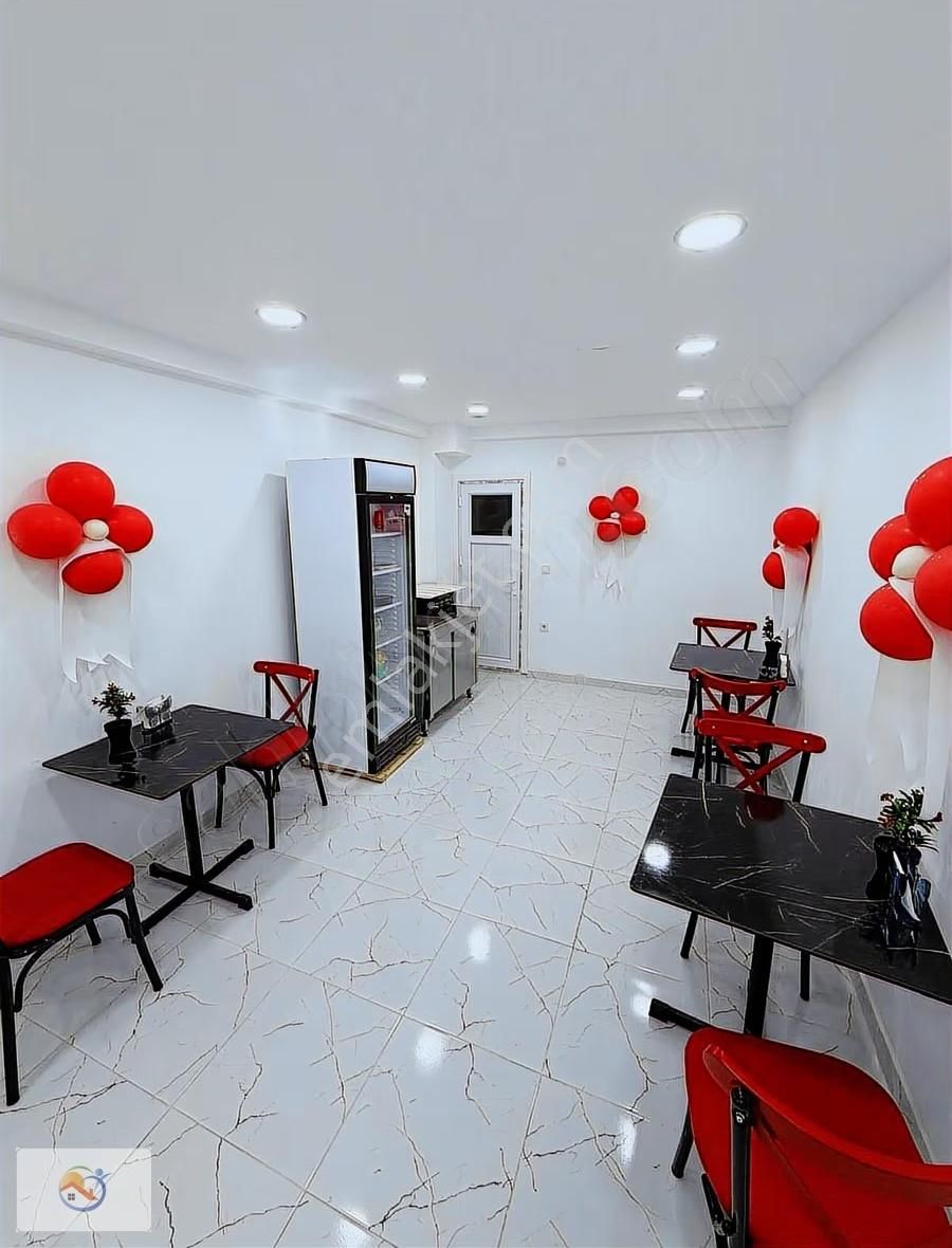 Çırpıcıda Saat Kulesine Yakın Kiralık Dükkan - Görsel 2