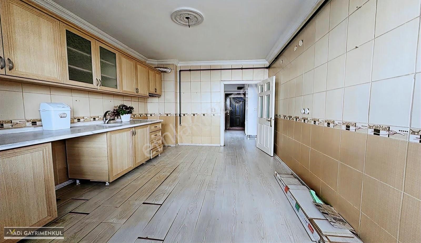 Vadi'den Bağlum Merkeze Yakın-geniş Kullanım Alanlı-kiralık 3+1! - Görsel 5