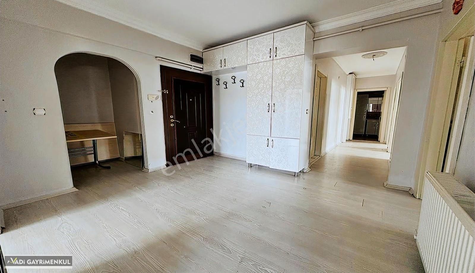 Vadi'den Bağlum Merkeze Yakın-geniş Kullanım Alanlı-kiralık 3+1! - Görsel 8