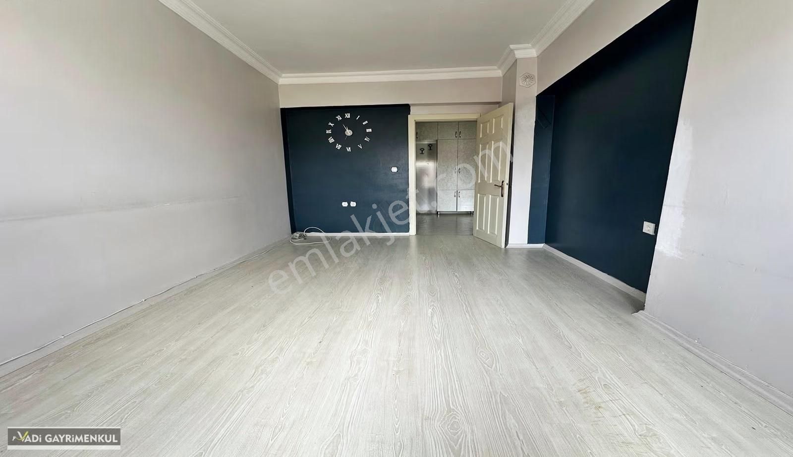 Vadi'den Bağlum Merkeze Yakın-geniş Kullanım Alanlı-kiralık 3+1! - Görsel 13