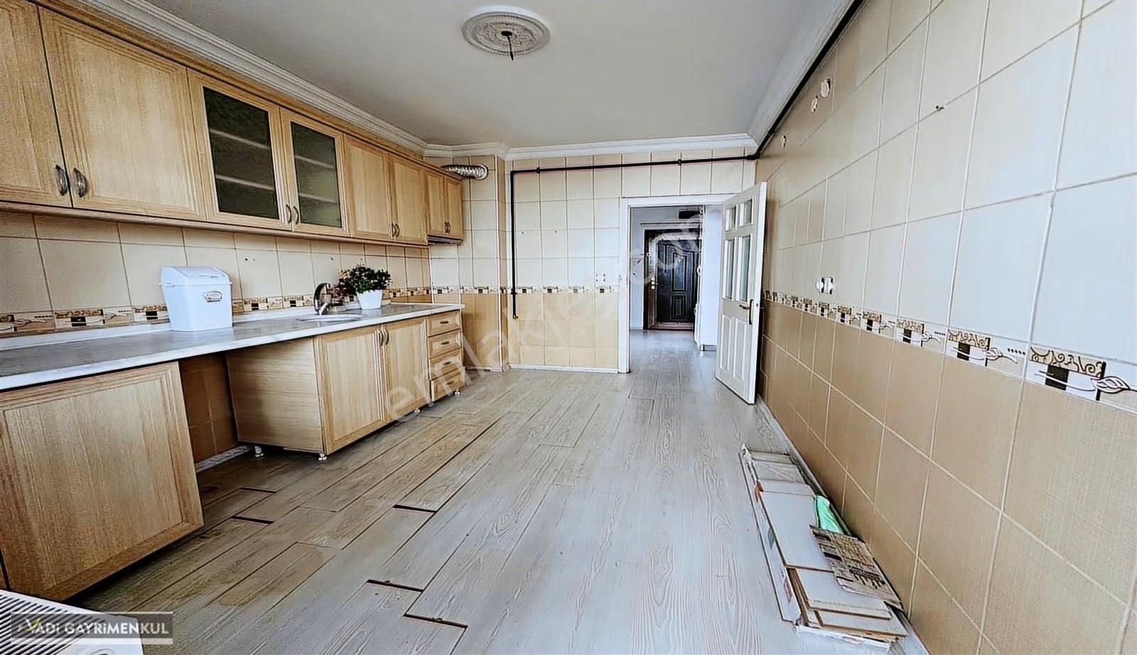 Vadi'den Bağlum Merkeze Yakın-geniş Kullanım Alanlı-kiralık 3+1! - Görsel 30