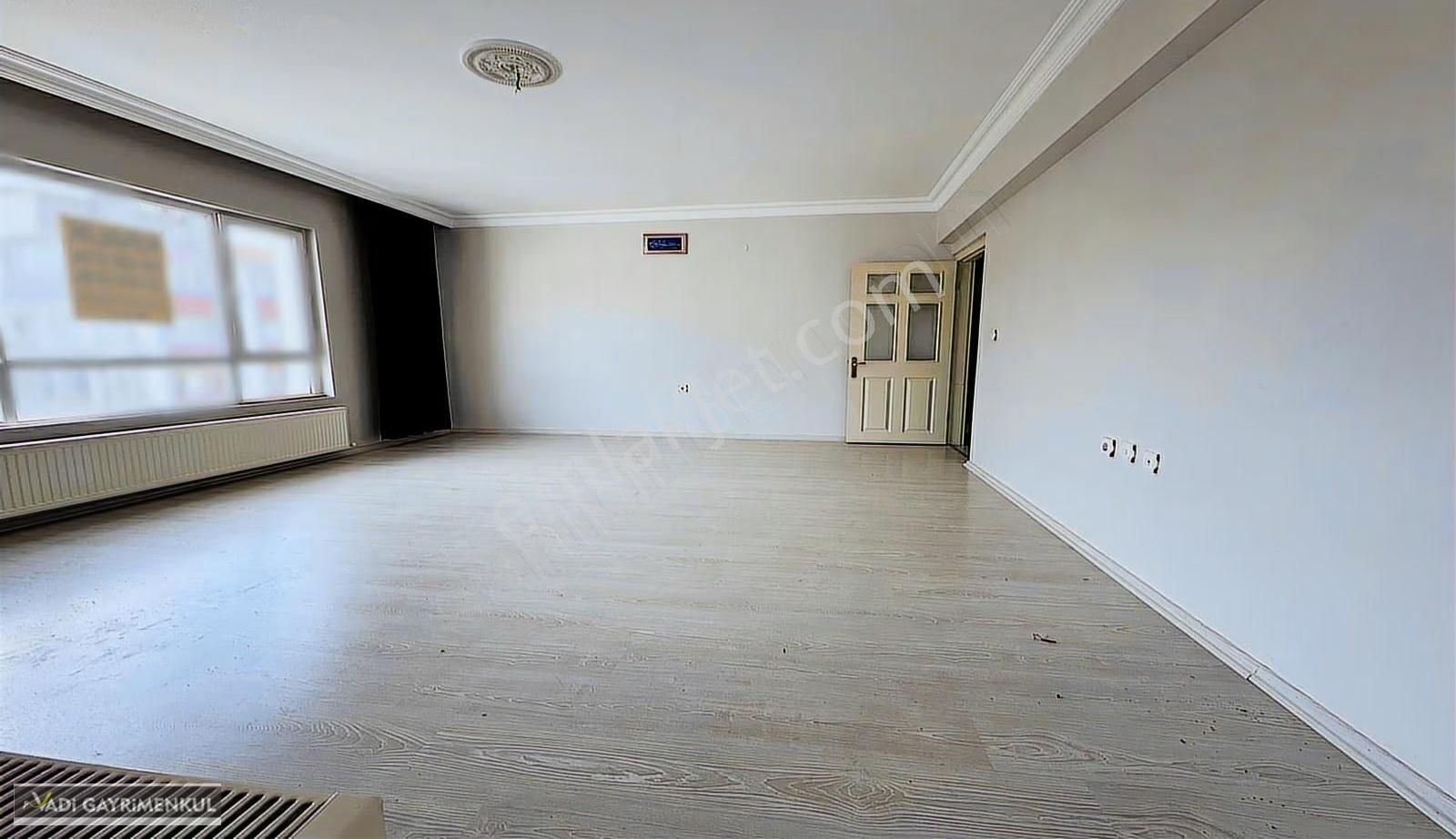 Vadi'den Bağlum Merkeze Yakın-geniş Kullanım Alanlı-kiralık 3+1! - Görsel 12