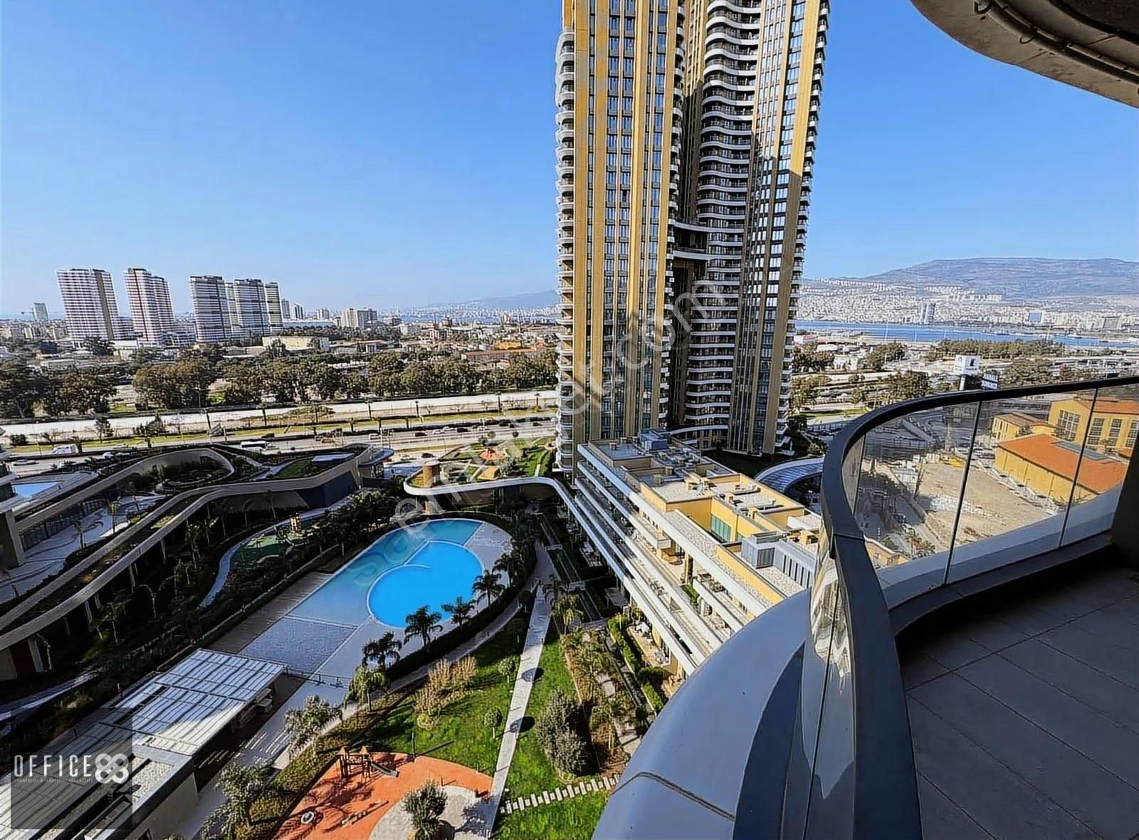 Folkart Vega'da Havuz Ve Deniz Cephe Kiralık 1+1 Daire - Görsel 12