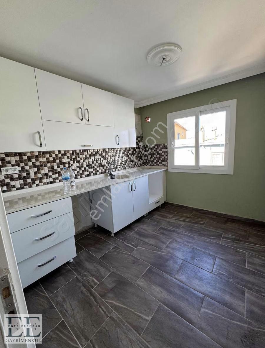 Güzelbahçe'de Merkeze Yakın Konumda Kiralık 2+1 Daire