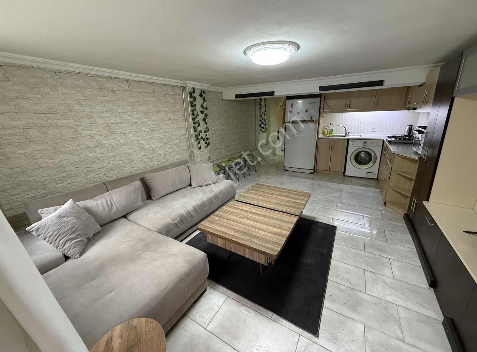 Beşiktaş Yıldız Çırağanda Müstakil Girişli1+1kombili Temiz Daire