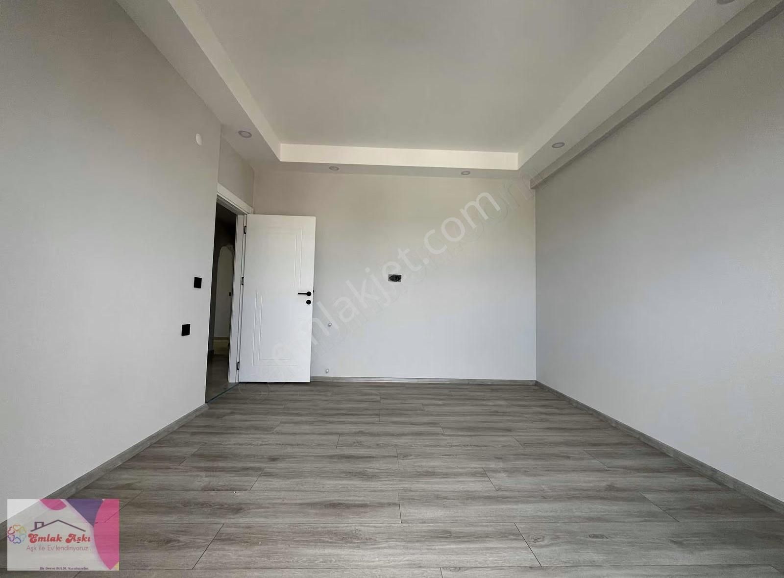 Yetkili Emlak Ofisinden Geniş Aile Dairesi - Görsel 5