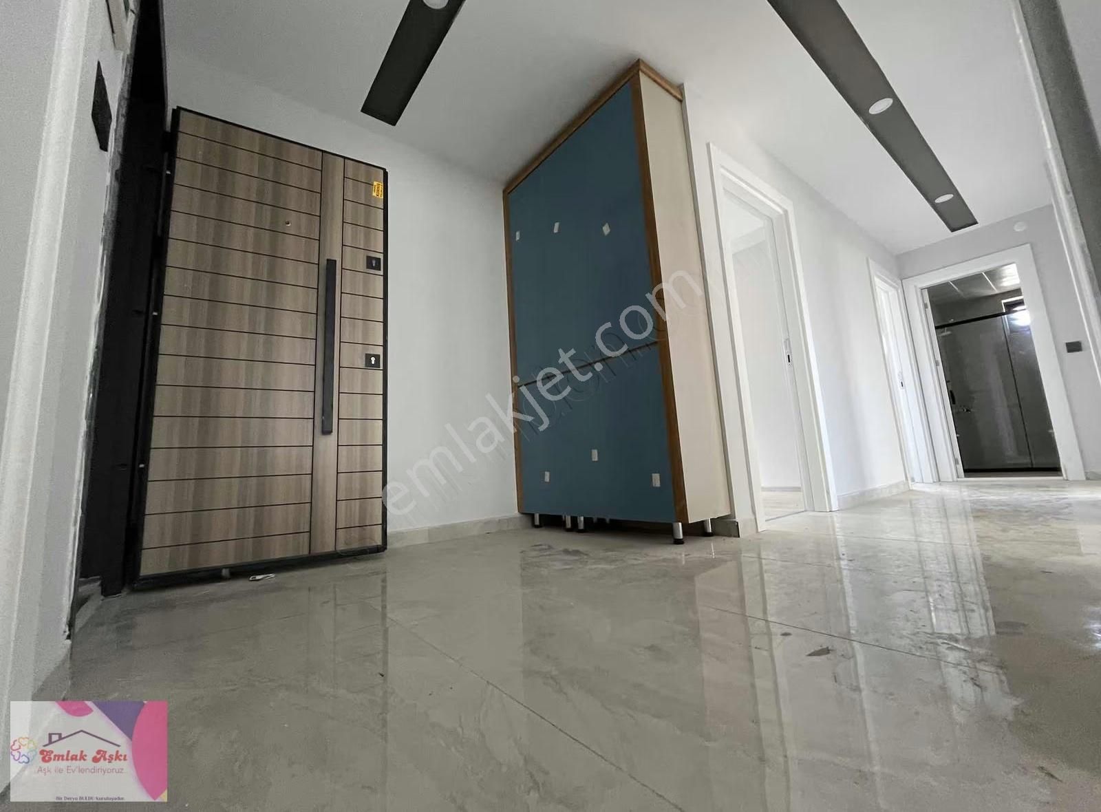 Yetkili Emlak Ofisinden Geniş Aile Dairesi - Görsel 9