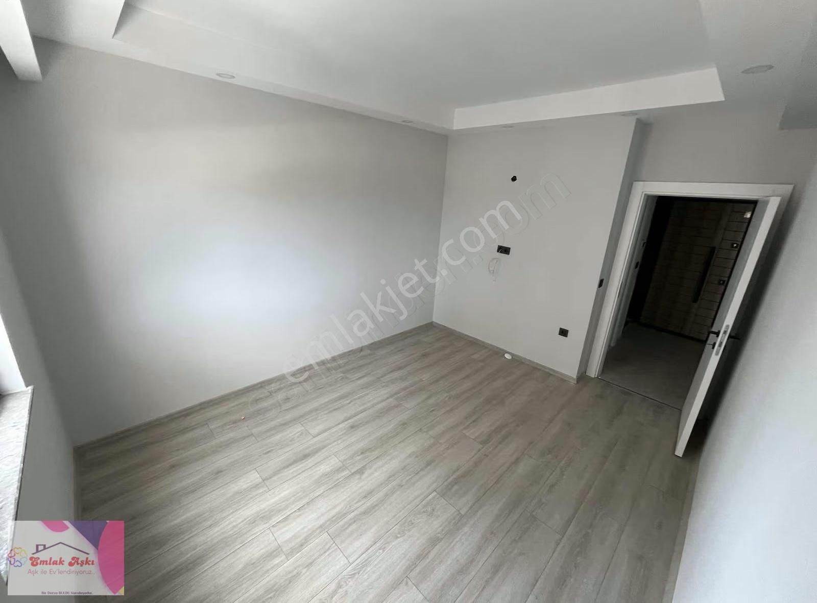 Yetkili Emlak Ofisinden Geniş Aile Dairesi - Görsel 2