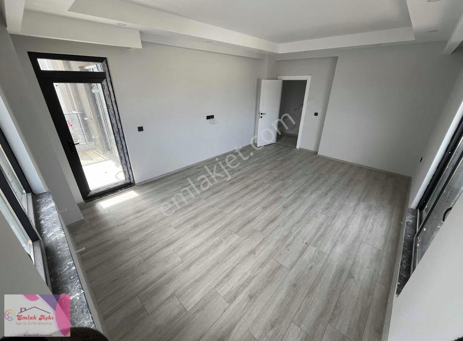 Yetkili Emlak Ofisinden Geniş Aile Dairesi - Görsel 25