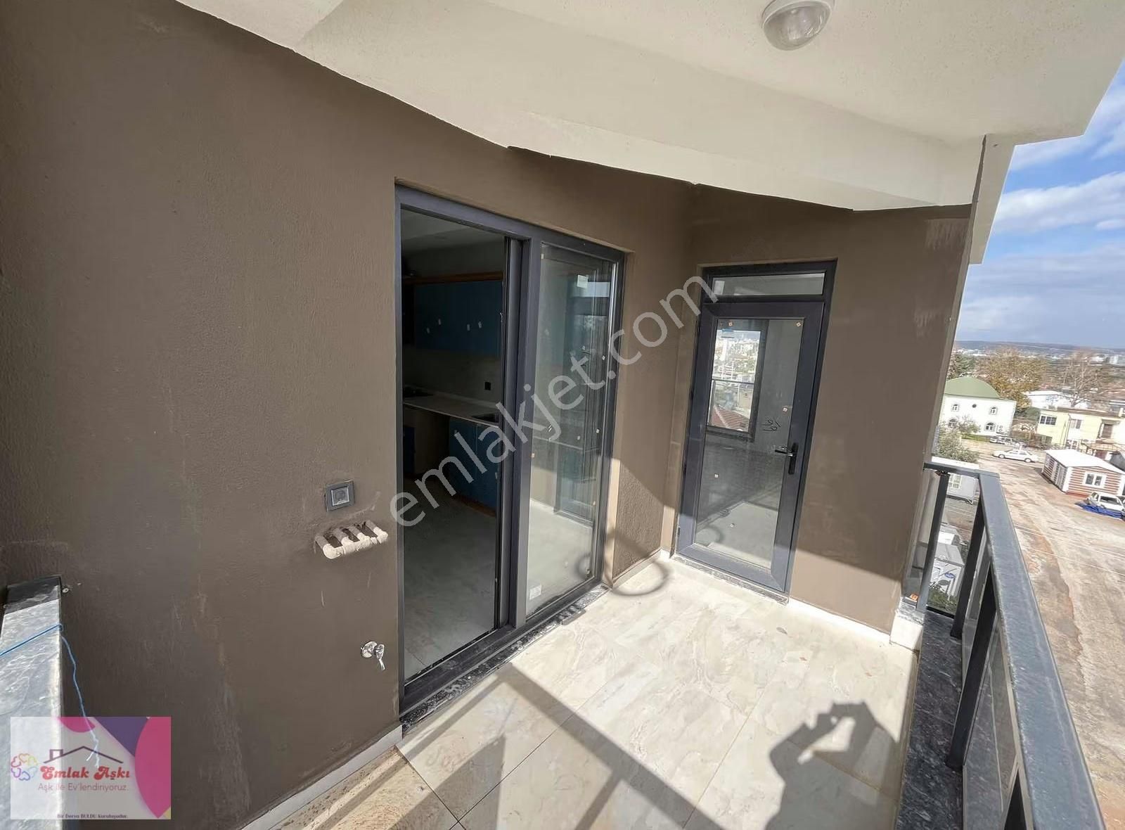 Yetkili Emlak Ofisinden Geniş Aile Dairesi - Görsel 34
