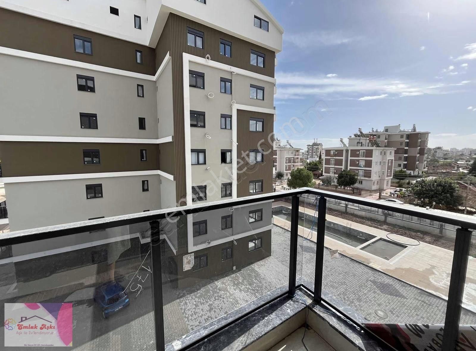 Yetkili Emlak Ofisinden Geniş Aile Dairesi - Görsel 14