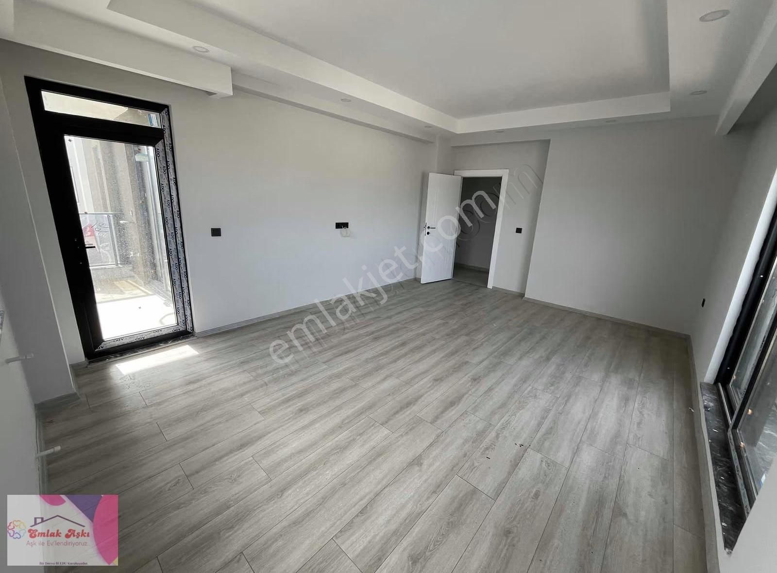 Yetkili Emlak Ofisinden Geniş Aile Dairesi - Görsel 23