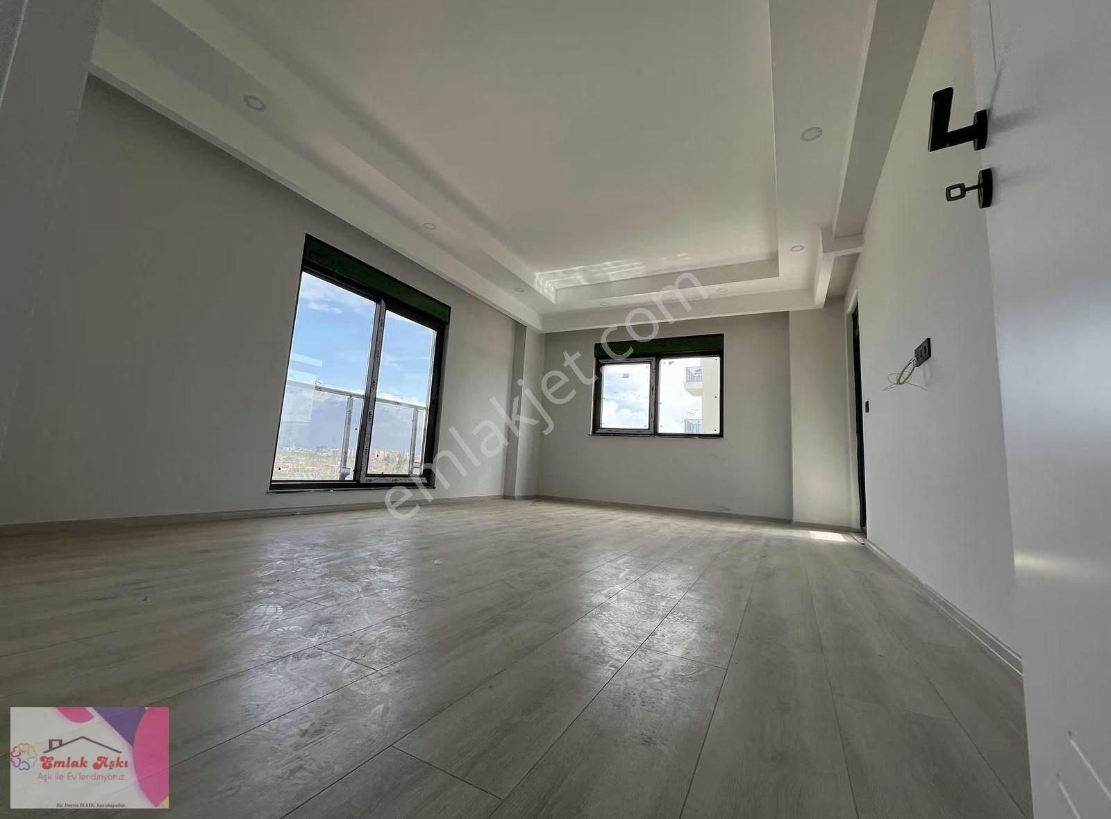 Yetkili Emlak Ofisinden Geniş Aile Dairesi - Görsel 15