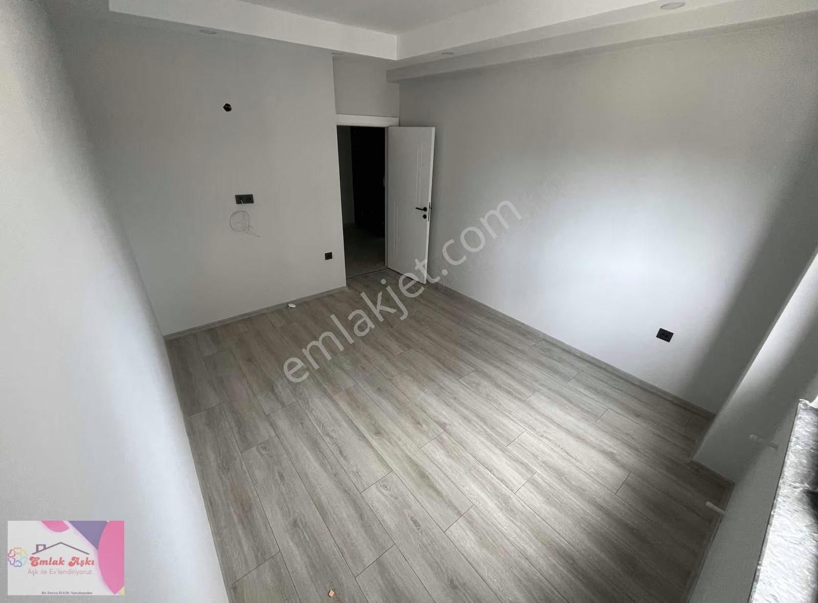 Yetkili Emlak Ofisinden Geniş Aile Dairesi - Görsel 20