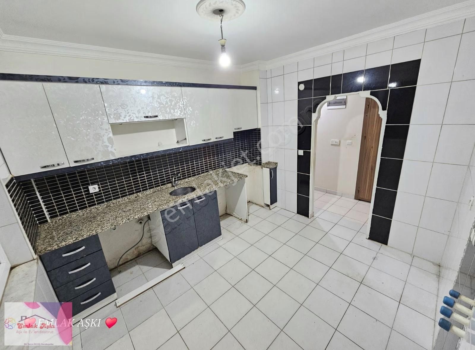 Emlak Aşkı Kepez Belediye Bankalar Arkası Yol Cephelı Kiralık