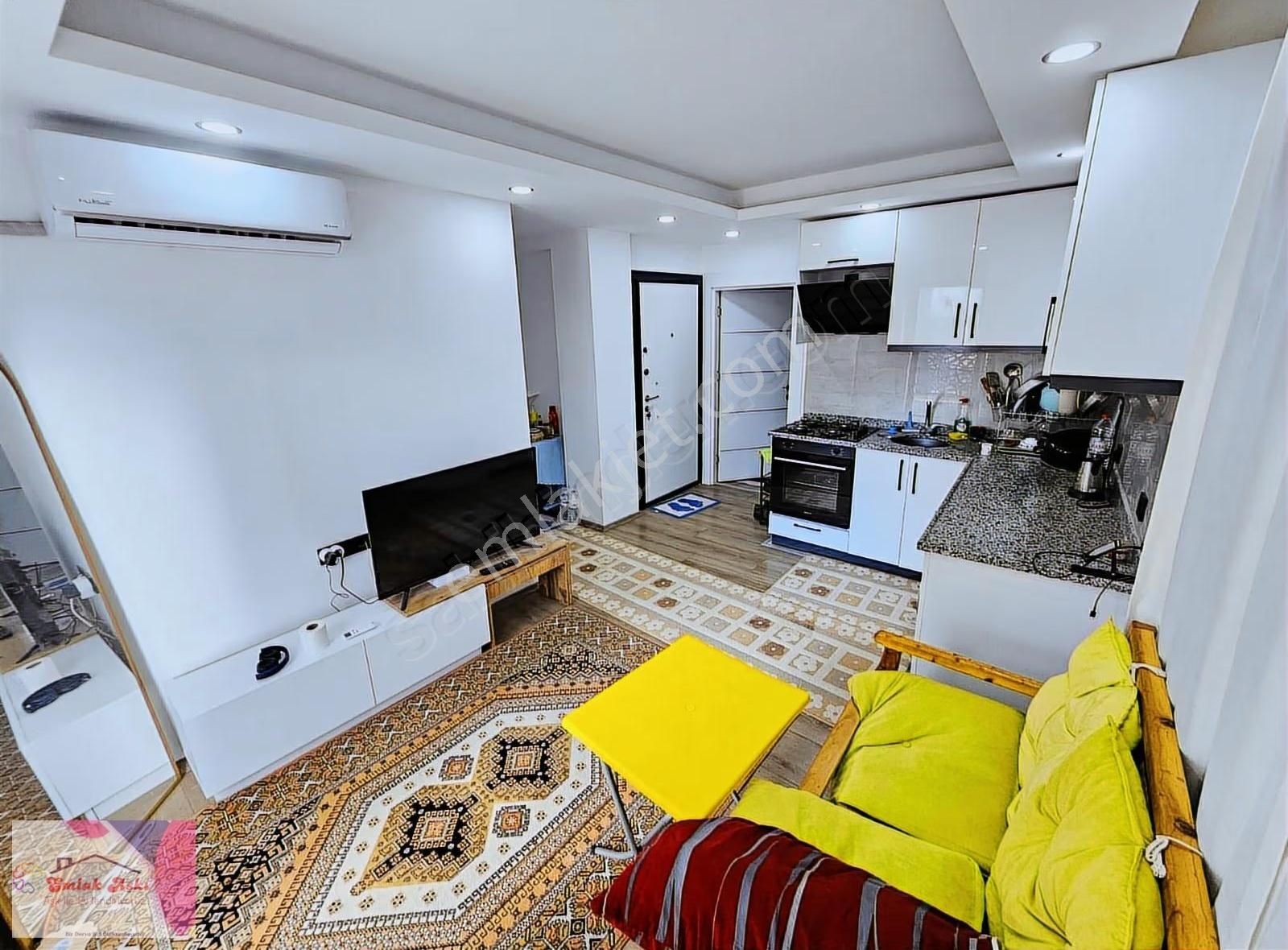 Tramvay Dibinde Kelepir 1+1 Genişletilebilir