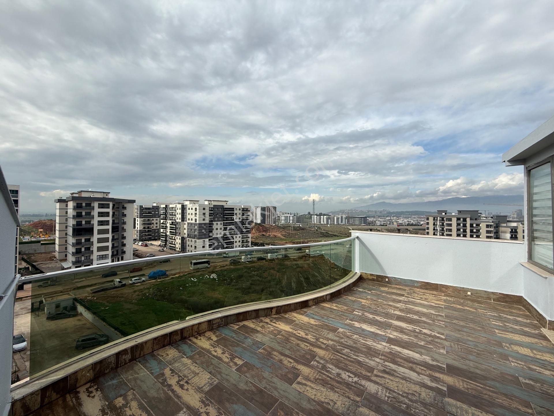 Menemen Gazi Mahallesinde Havuzlu 5+1 Satılık Dublex Daire - Görsel 26